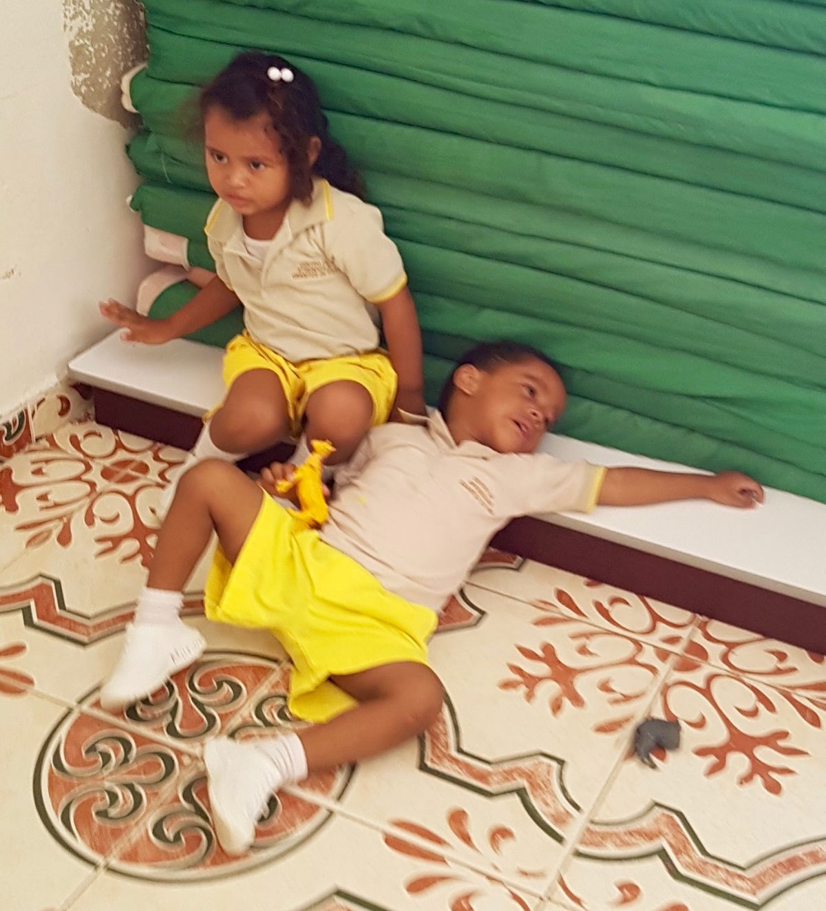 children resting volunteer duty Cartagena