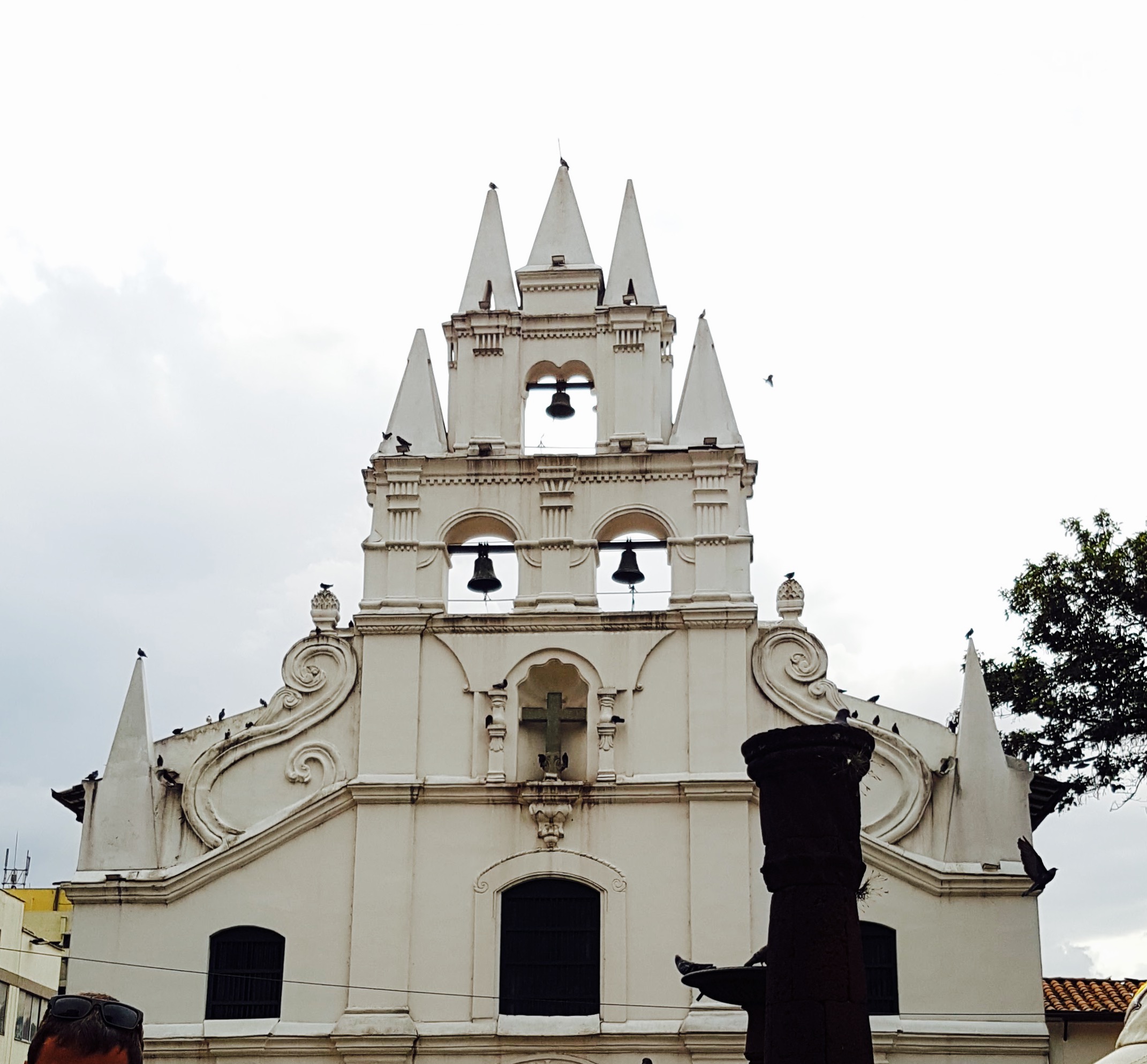 Iglesia San Antonio free walking tour of Medellin