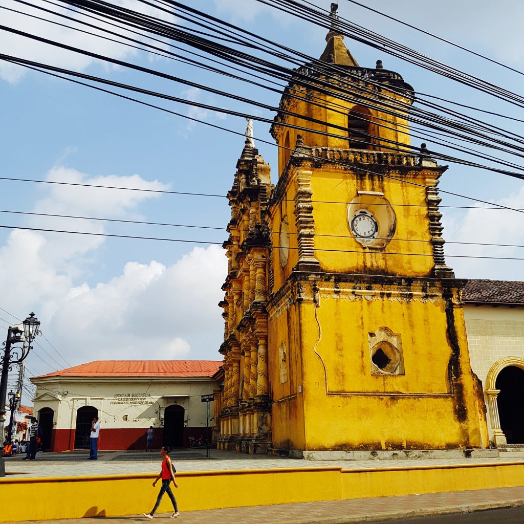 Iglesia Leon City Tour