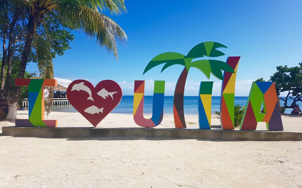 I Love Utila sign