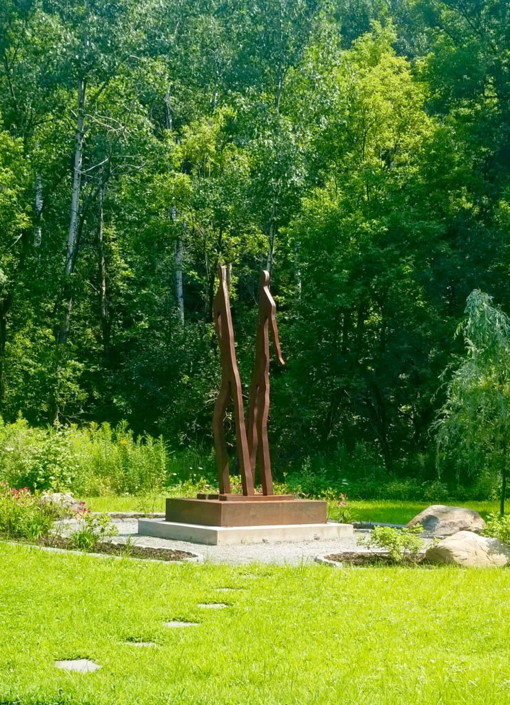 Artria sculpture Quebec bike tour