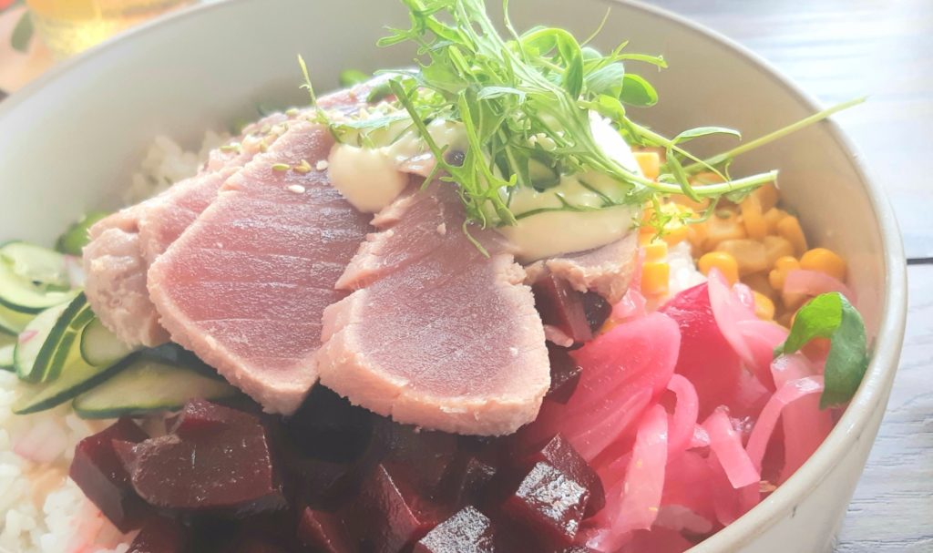 tuna eating and drinking in Bonaire Ocean Oasis