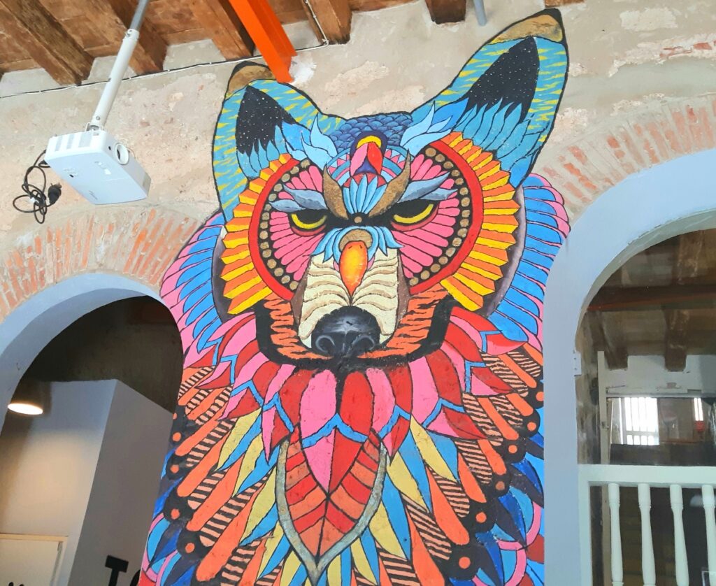 wolf street art Getsemani