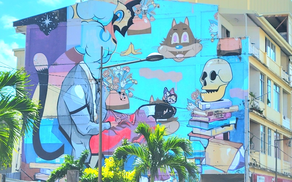 Cartoon street art in Tahiti