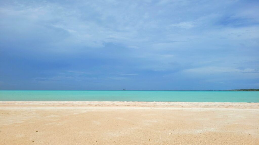 beach in Makemo Tuamotus