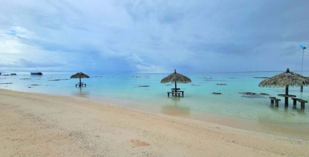 Fakarava beach, French Polynesia