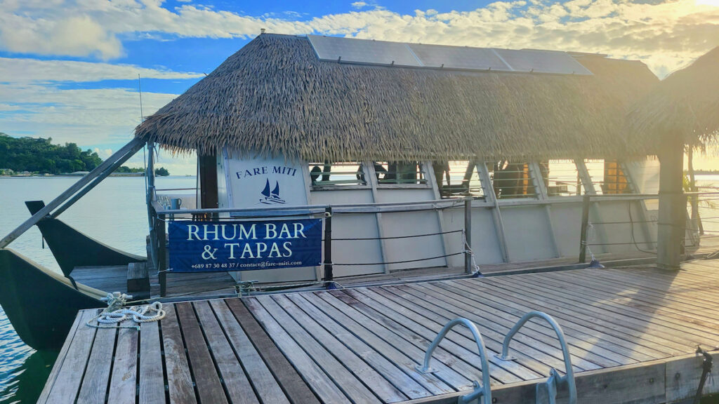 Fare Miti, bar, French Polynesia