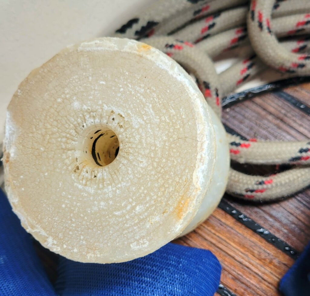 Anchor roller, fixing a boat in French Polynesia