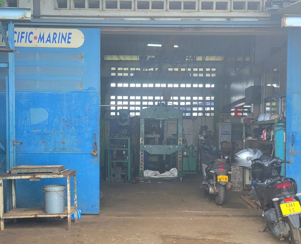 machine shop, Papeete, fixing a boat in French Polynesia