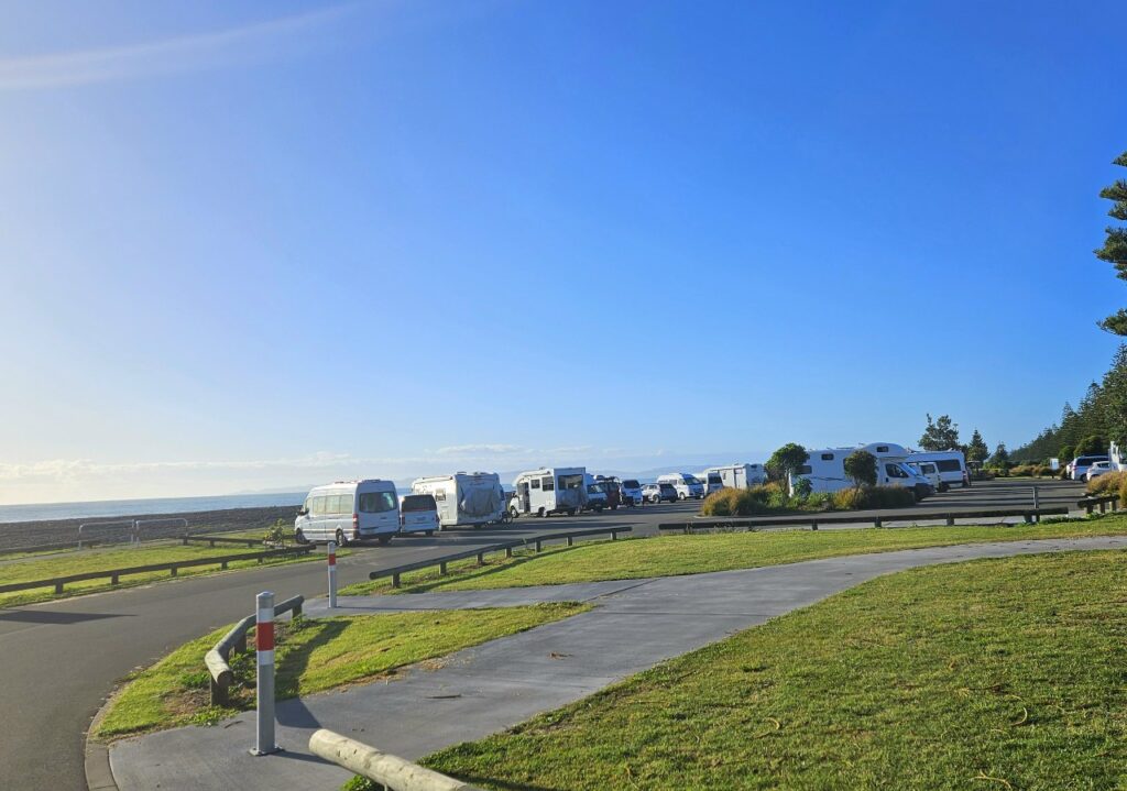 Freedom camping near the beach in Hawkes Bay