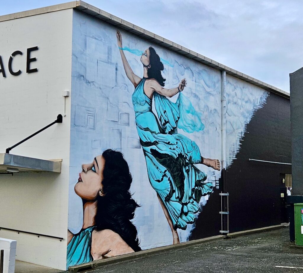 Dancers mural, Street art in New Zealand's North Island