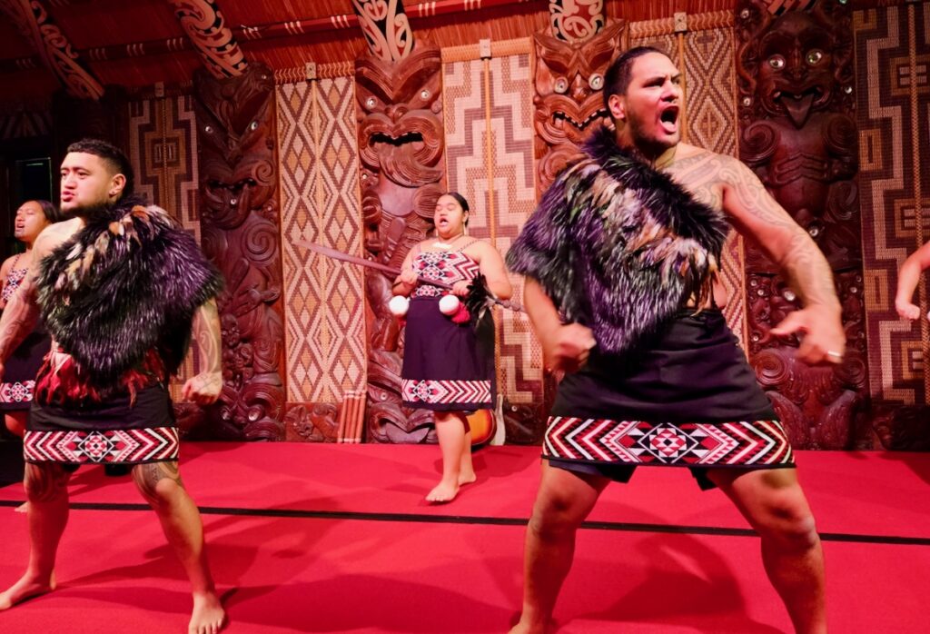 Maori performance, Cruising the Bay of islands