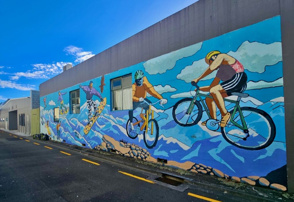 sports, bicycles, mural