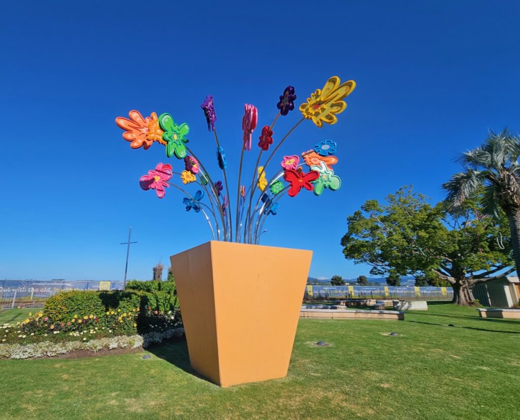 flowerpot, street art in New Zealand's North Island