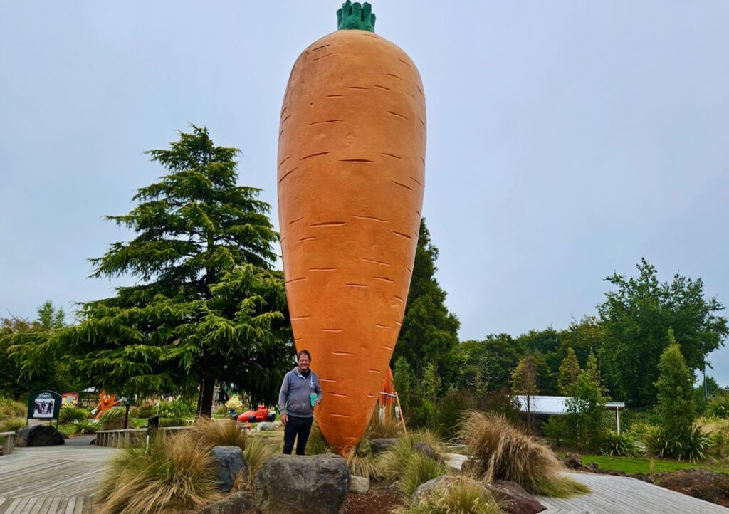 giant carrot,New Zealand quirky attractions