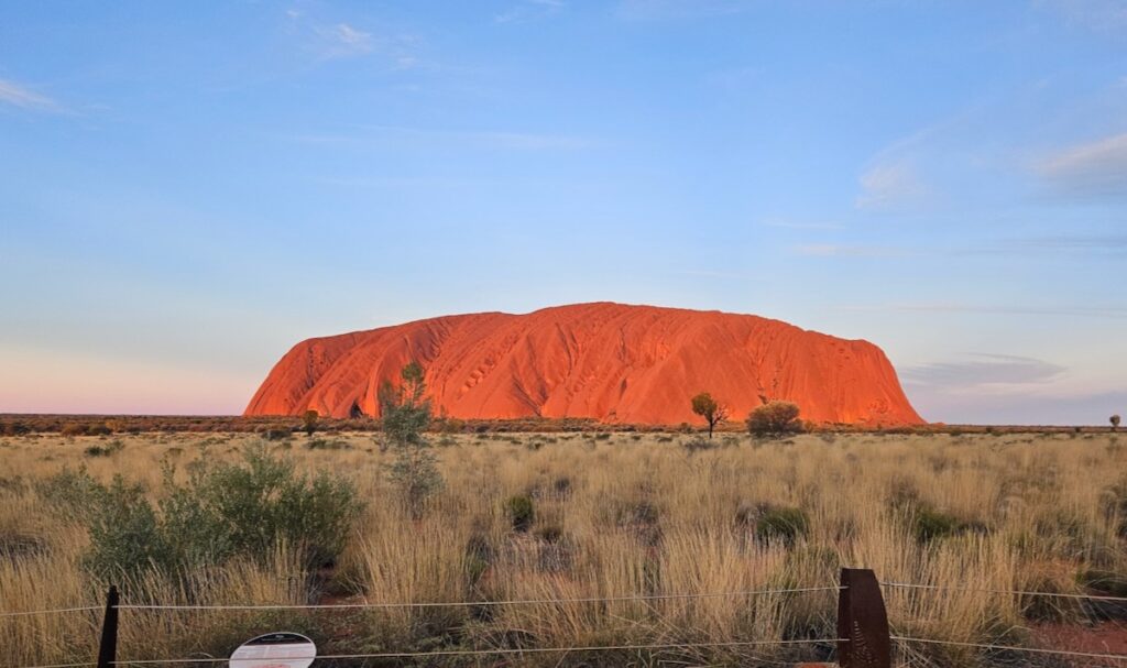 Sun setting at Uluru, Red Centre