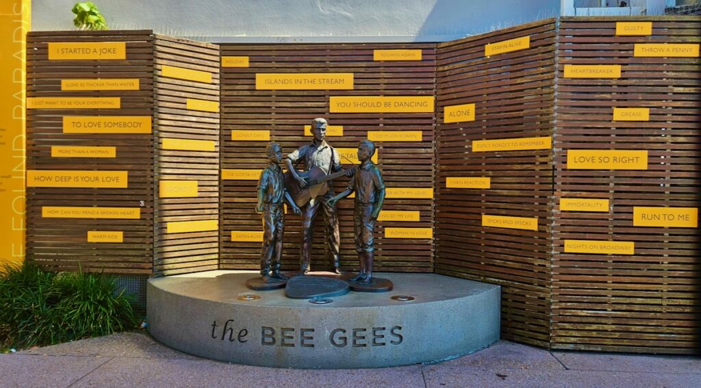 Bee Gees statue, Redcliffe