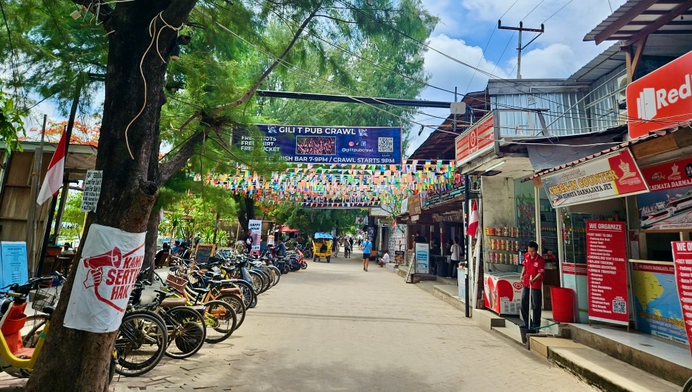 Gili Trawangan street signs