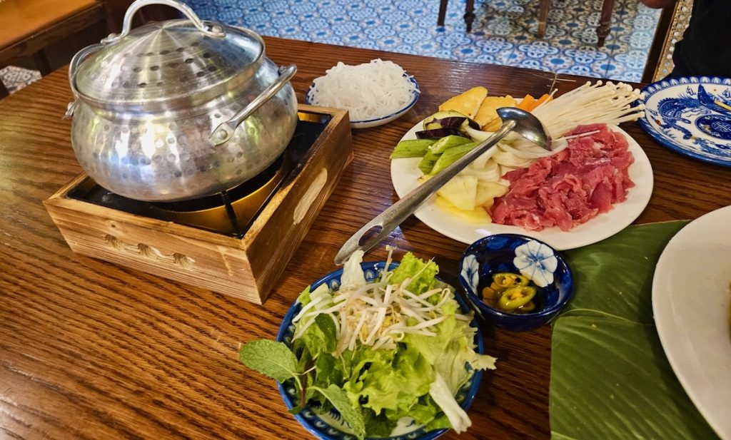 hot pot, lunch, restaurant, Madam Thu, Hue