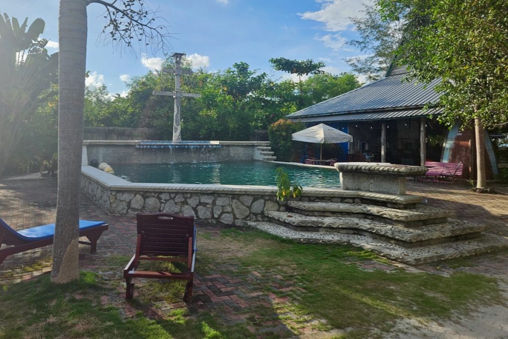 Belitung beach pool