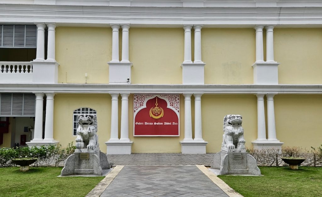 lions outside Klang Royal Gallery